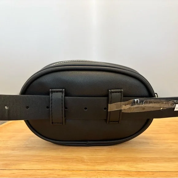 No Boundaries Black Quilted Belt Bag with Adjustable Belt, NWT - Picture 3 of 6